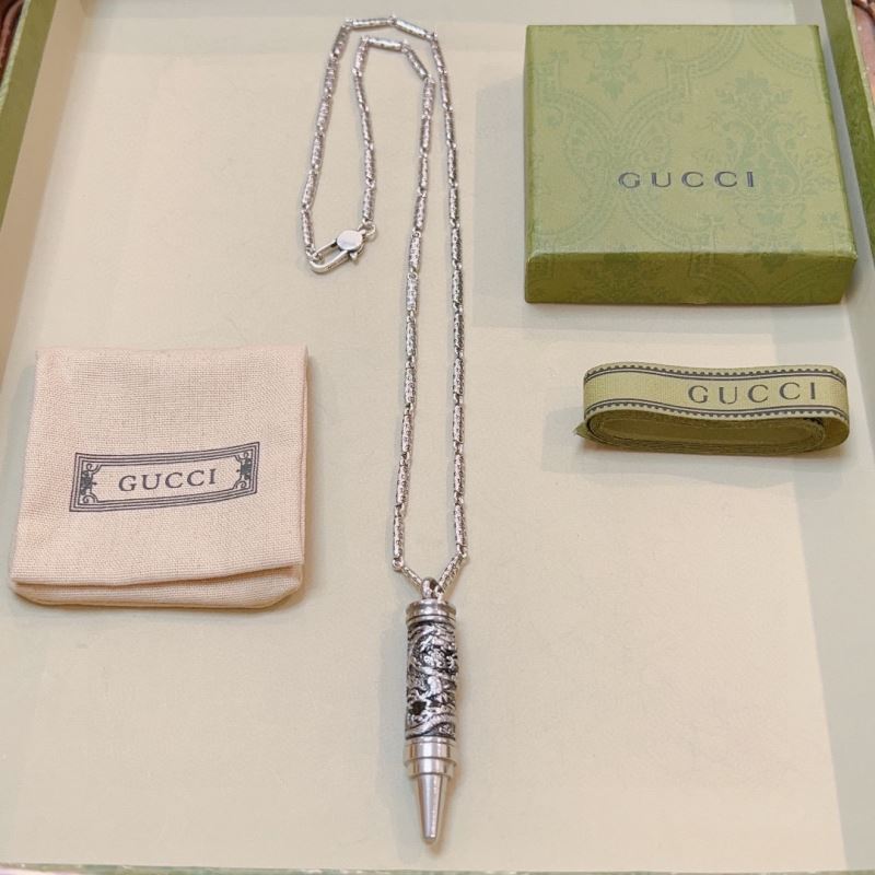 G*u*i necklaces